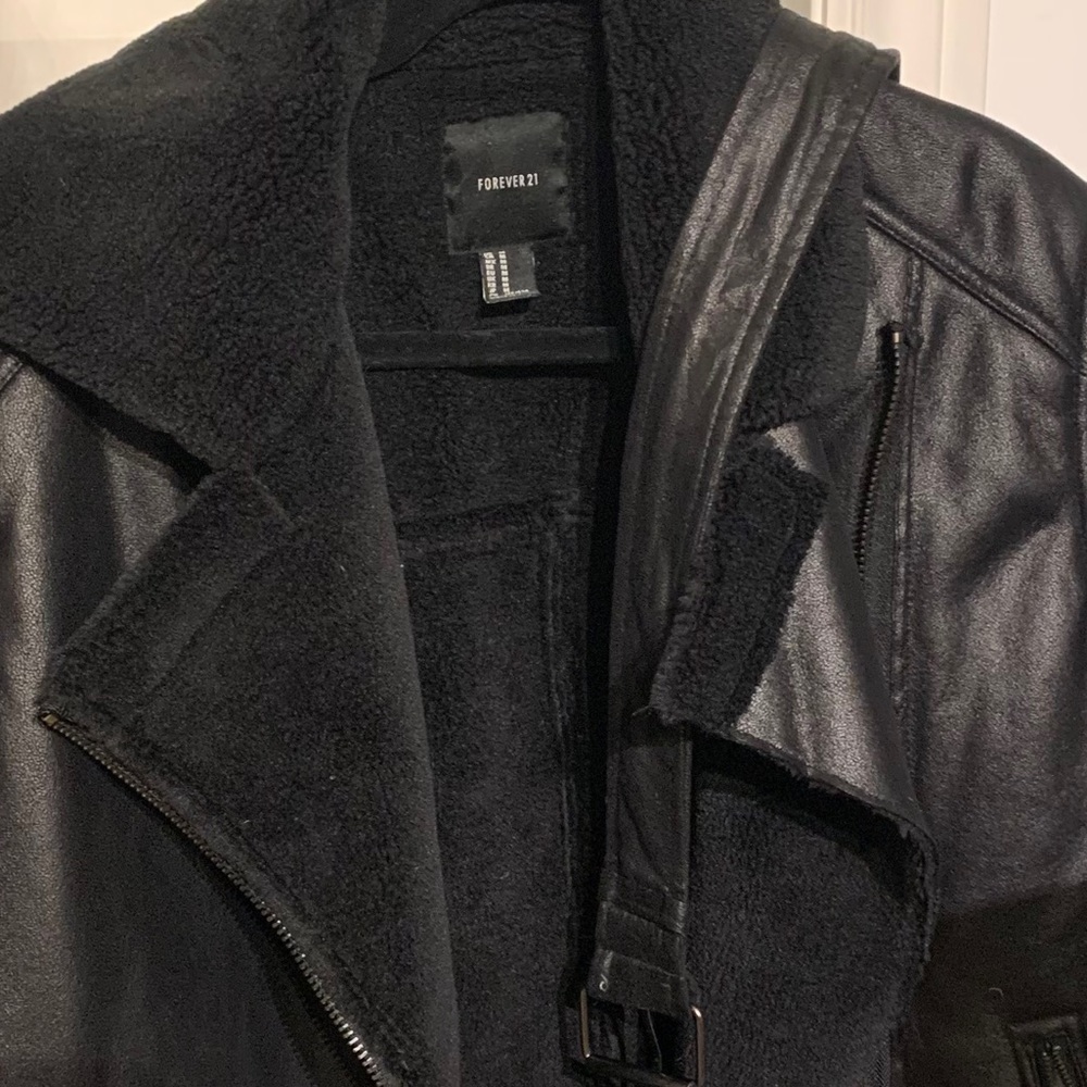2 for $50 🔥 Shearling Jacket FOREVER 21 - Picture 3 of 3
